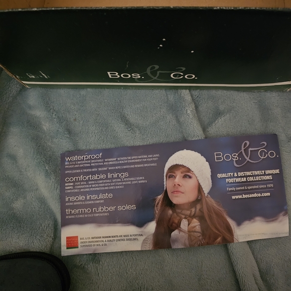 Elegant Blue Suede Ankle Booties - Picture 8 of 16